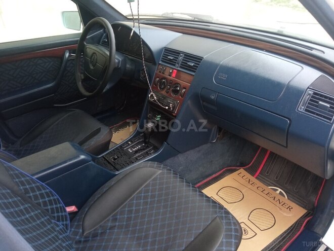 Mercedes C 180 1995, 215,325 km - 1.8 л - Bakı