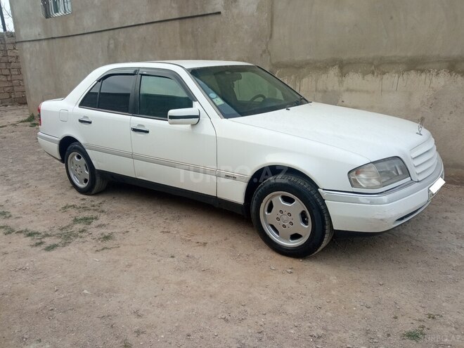 Mercedes C 180 1995, 215,325 km - 1.8 л - Bakı