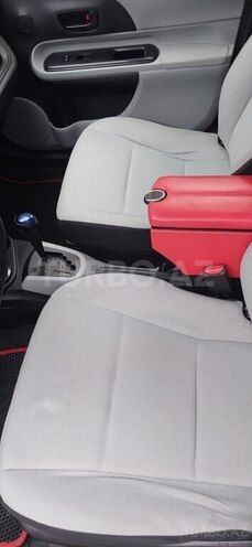 Toyota Prius C 2013, 183,000 km - 1.5 l - Bakı