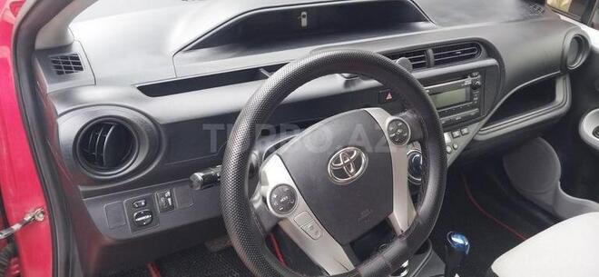 Toyota Prius C 2013, 183,000 km - 1.5 l - Bakı