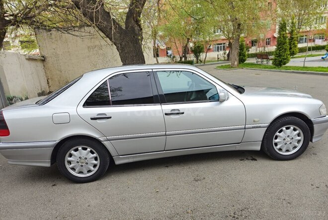 Mercedes C 200 1999, 247,922 km - 2.0 l - Yevlax