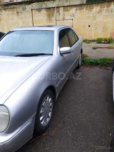 Mercedes E 240 1999, 388,000 km - 2.4 l - Bakı