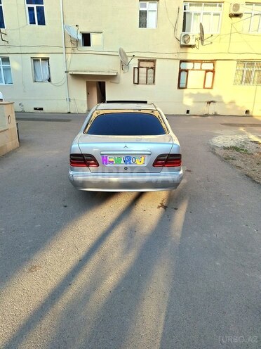 Mercedes E 220 1999, 451,200 km - 2.2 l - Bakı