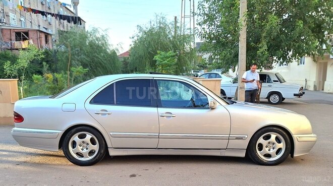 Mercedes E 220 1999, 451,200 km - 2.2 l - Bakı