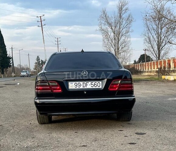 Mercedes E 270 1999, 427,255 km - 2.7 l - Naftalan