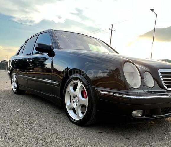 Mercedes E 270 1999, 427,255 km - 2.7 l - Naftalan