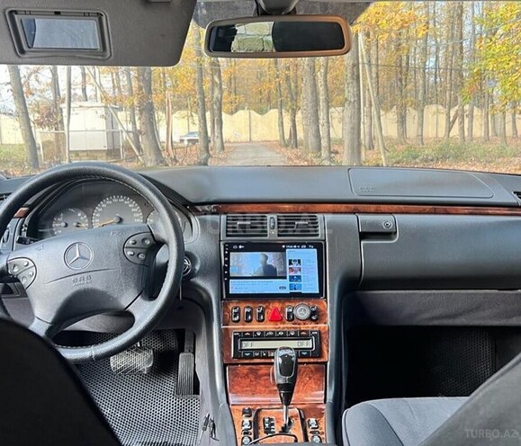 Mercedes E 270 1999, 427,255 km - 2.7 l - Naftalan