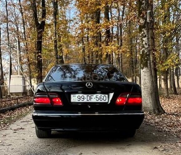 Mercedes E 270 1999, 427,255 km - 2.7 l - Naftalan