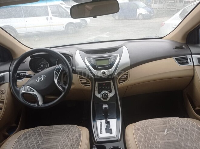 Hyundai Elantra 2011, 240,000 km - 1.8 l - Bakı