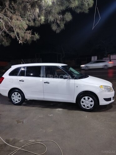 Skoda Fabia 2013, 275,000 km - 1.2 л - Bakı