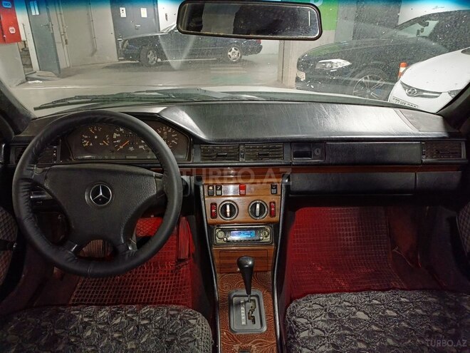Mercedes E 250 1991, 600,000 km - 2.5 l - Bakı