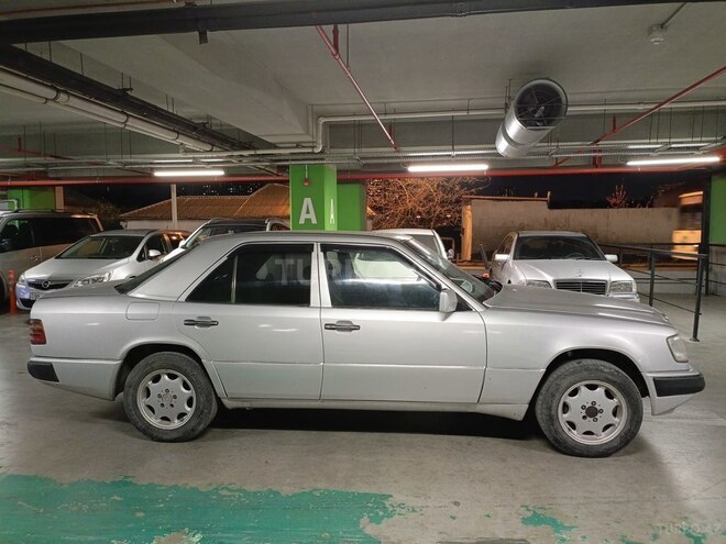Mercedes E 250 1991, 600,000 km - 2.5 l - Bakı