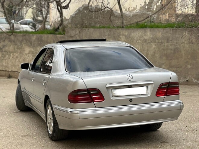 Mercedes E 270 2001, 348,000 km - 2.7 l - Bakı