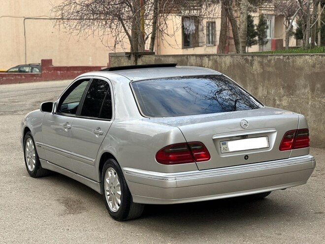 Mercedes E 270 2001, 348,000 km - 2.7 l - Bakı