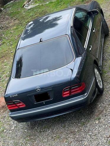 Mercedes E 240 2000, 260,000 km - 2.4 l - Bakı