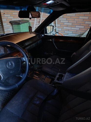 Mercedes E 220 1995, 555,000 km - 2.2 l - Bakı