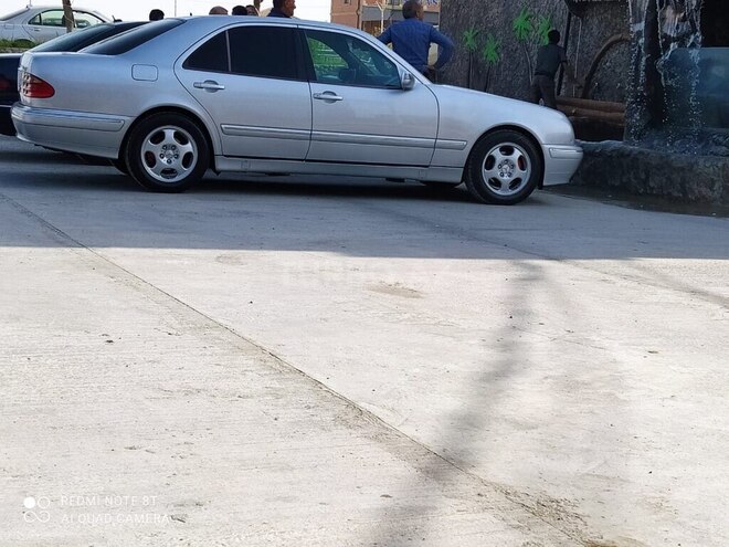 Mercedes E 220 2000, 350,000 km - 2.2 l - Zərdab