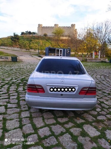 Mercedes E 220 2000, 350,000 km - 2.2 l - Zərdab