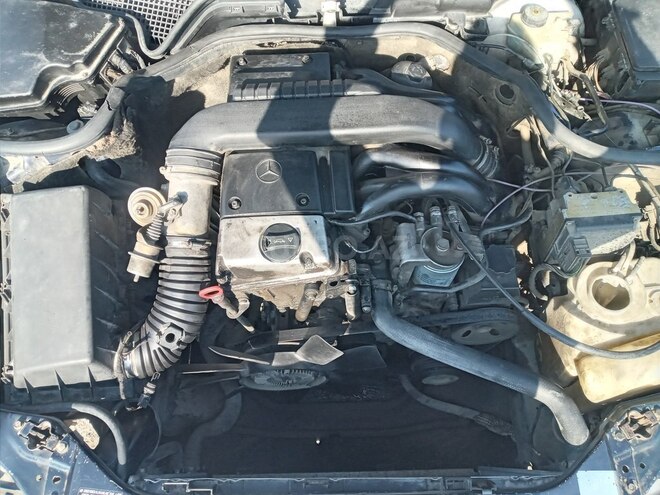 Mercedes E 220 1996, 553,990 km - 2.2 l - Bakı