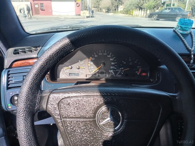 Mercedes E 220 1996, 553,990 km - 2.2 l - Bakı