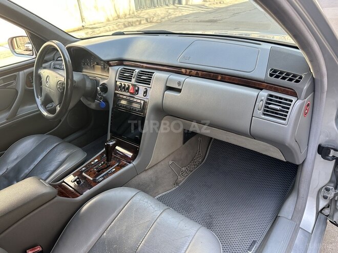 Mercedes E 240 2000, 364,000 km - 2.4 l - Bakı