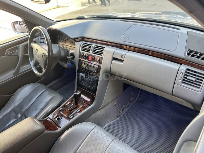 Mercedes E 240 2000, 364,000 km - 2.4 l - Bakı