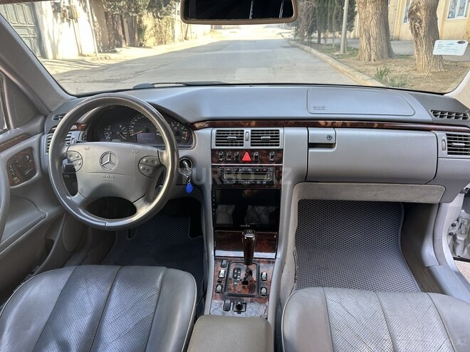 Mercedes E 240 2000, 364,000 km - 2.4 l - Bakı