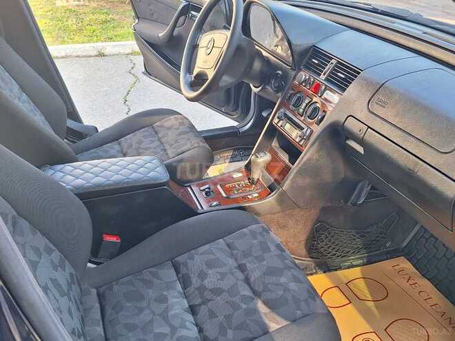 Mercedes C 220 1999, 210,894 km - 2.2 l - Sumqayıt