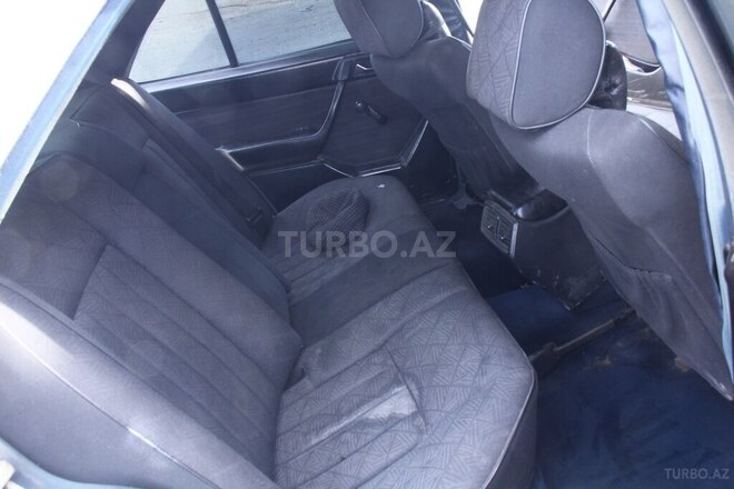 Mercedes E 200 1990, 456,000 km - 2.0 l - Gəncə