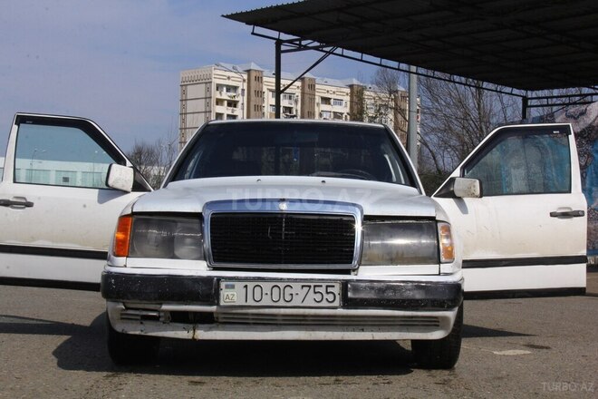 Mercedes E 200 1990, 456,000 km - 2.0 l - Gəncə