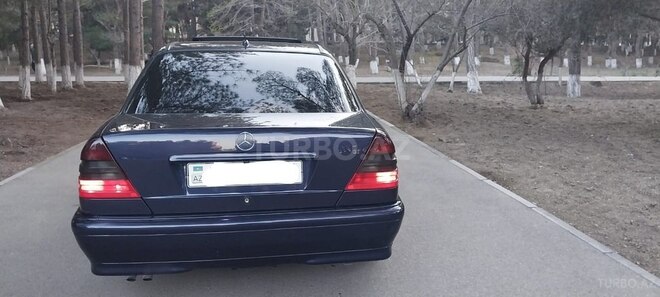 Mercedes C 230 1997, 235,000 km - 2.3 l - Sumqayıt