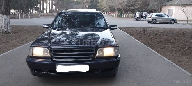 Mercedes C 230 1997, 235,000 km - 2.3 l - Sumqayıt