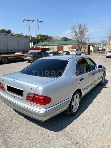 Mercedes E 220 1999, 295,229 km - 2.2 l - Bakı