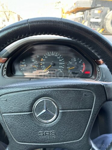 Mercedes E 220 1999, 295,229 km - 2.2 l - Bakı