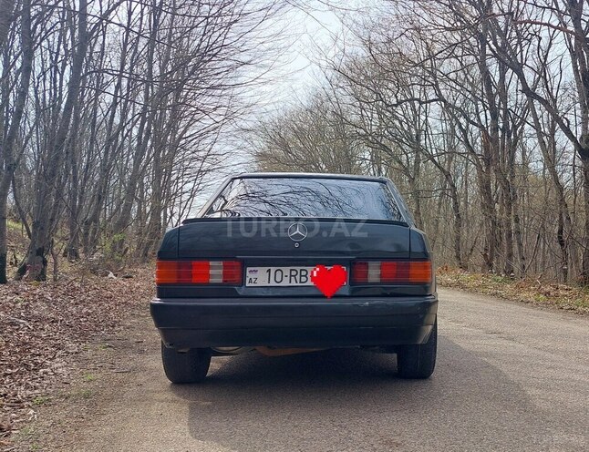Mercedes 190 1991, 320,000 km - 1.8 l - Quba