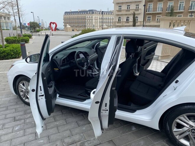 Hyundai Elantra 2018, 138,888 km - 2.0 l - Bakı