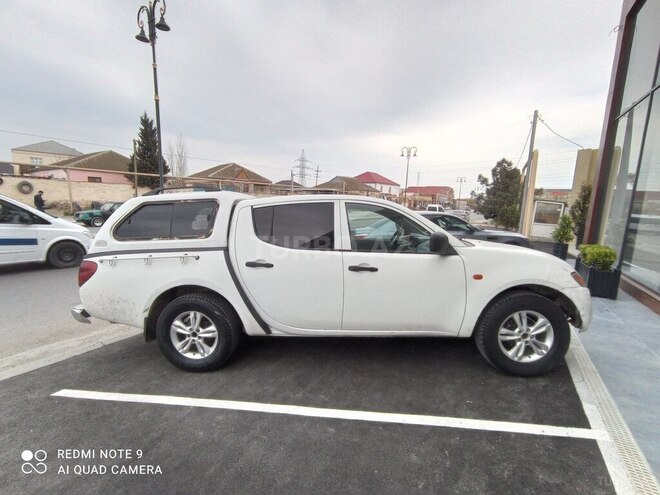 Mitsubishi L200 2007, 330,000 km - 2.5 l - Bakı