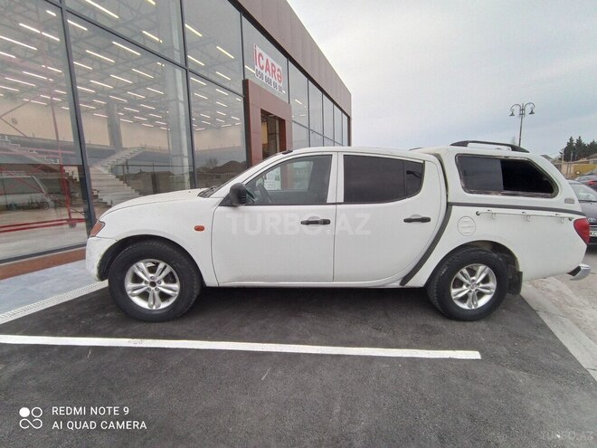 Mitsubishi L200 2007, 330,000 km - 2.5 l - Bakı