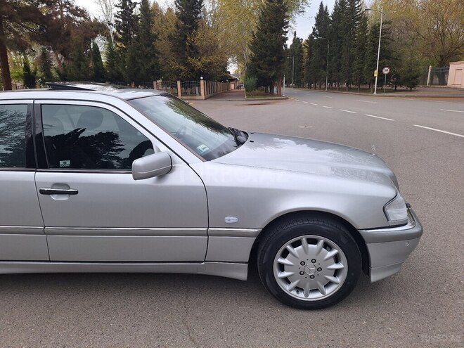 Mercedes C 240 1999, 243,000 km - 2.4 l - Mingəçevir