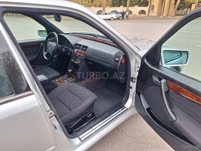 Mercedes C 240 1999, 243,000 km - 2.4 l - Mingəçevir