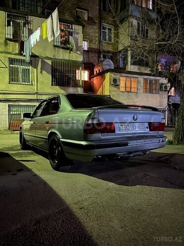BMW 525 1988, 326,000 km - 2.5 l - Bakı