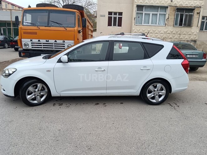 Kia Ceed 2011, 208,000 km - 1.4 l - Sumqayıt