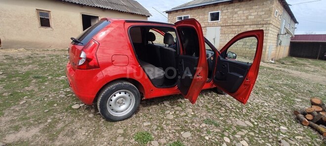 Dacia Sandero 2019, 99,000 km - 1.0 л - Qusar