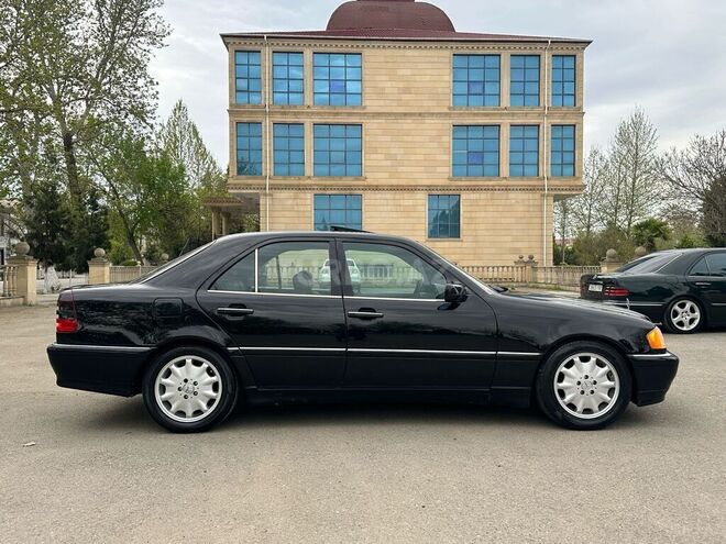 Mercedes C 230 1998, 310,000 km - 2.3 л - Saatlı