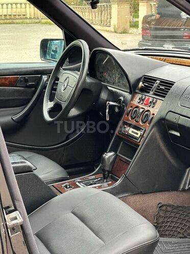 Mercedes C 230 1998, 310,000 km - 2.3 л - Saatlı