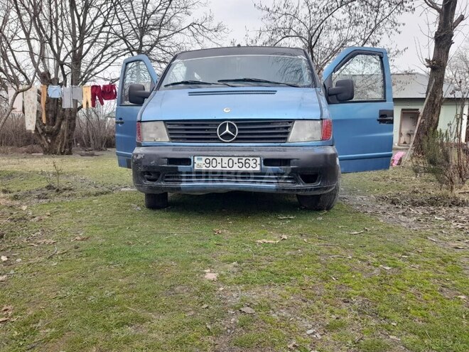 Mercedes Vito 126
