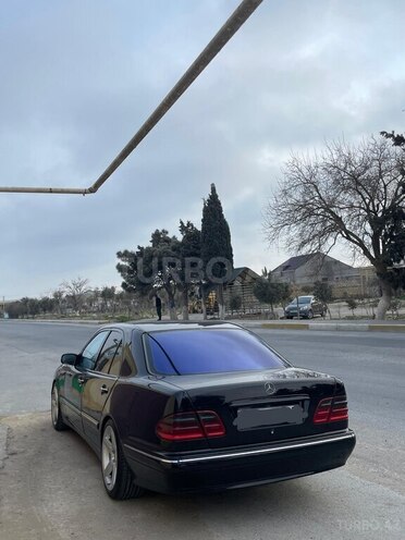 Mercedes E 220 2000, 250,142 km - 2.2 l - Bakı