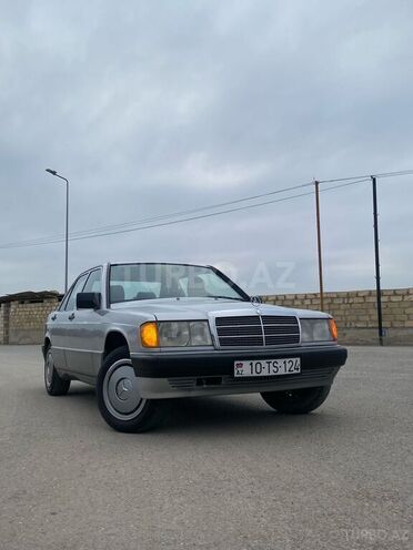 Mercedes 190 1990, 350,000 km - 2.0 l - Salyan