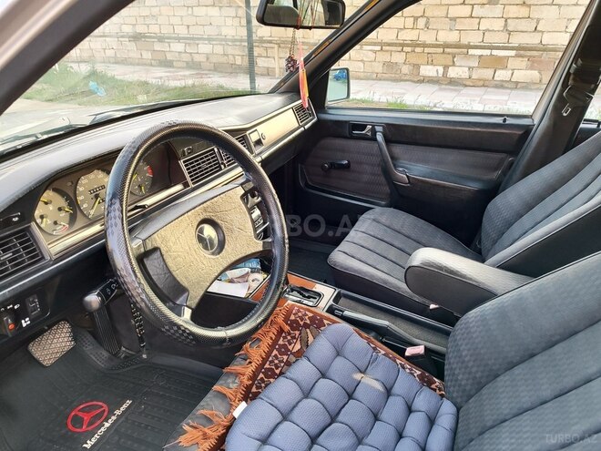 Mercedes 190 1990, 350,000 km - 2.0 l - Salyan