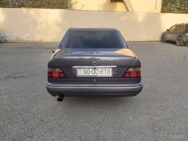 Mercedes E 220 1994, 111,111 km - 2.2 l - Şirvan